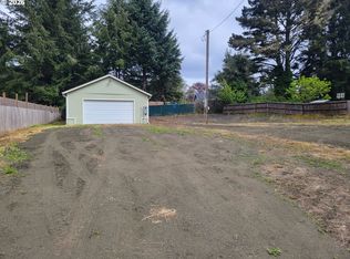 90689 Libby Ln, Coos Bay, OR 97420