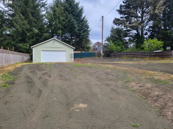 90689 Libby Ln, Coos Bay, OR 97420