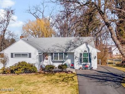 2241 Webster Drive, Niskayuna, NY, 12309