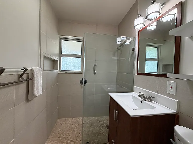 609 SW 6th Ave — Photo 16
