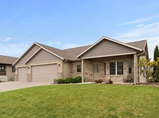 610 NE Shna Bek Trl, Kewaskum, WI 53040