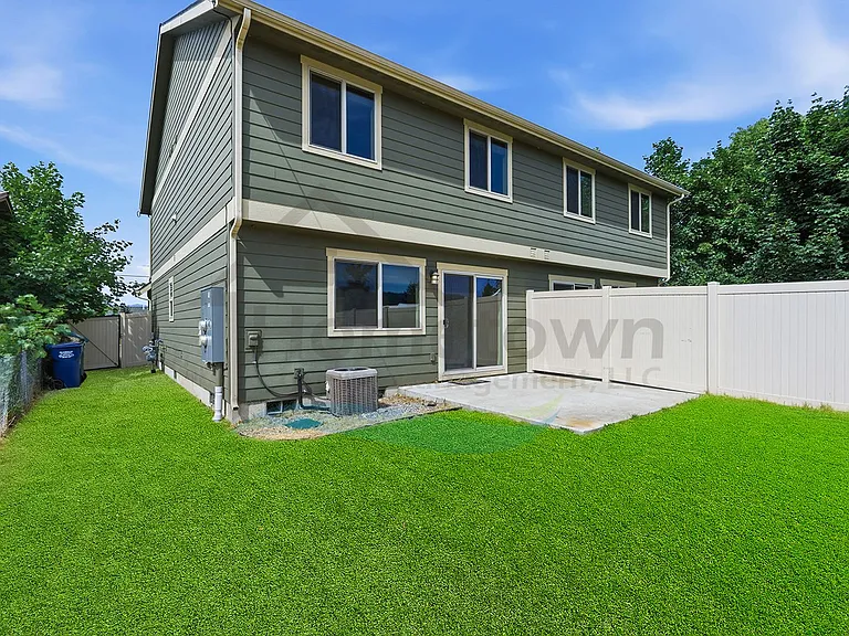 1622 E 3rd Ave — Photo 28