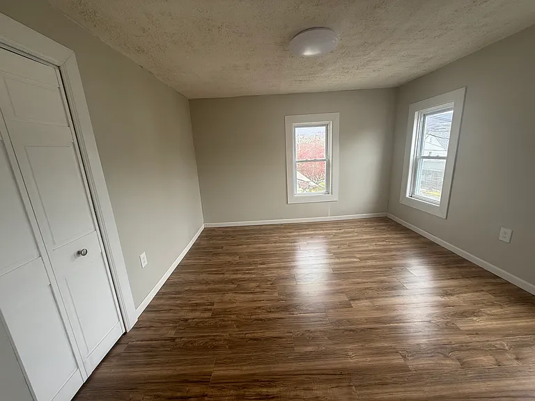 131 W Line St — Photo 27