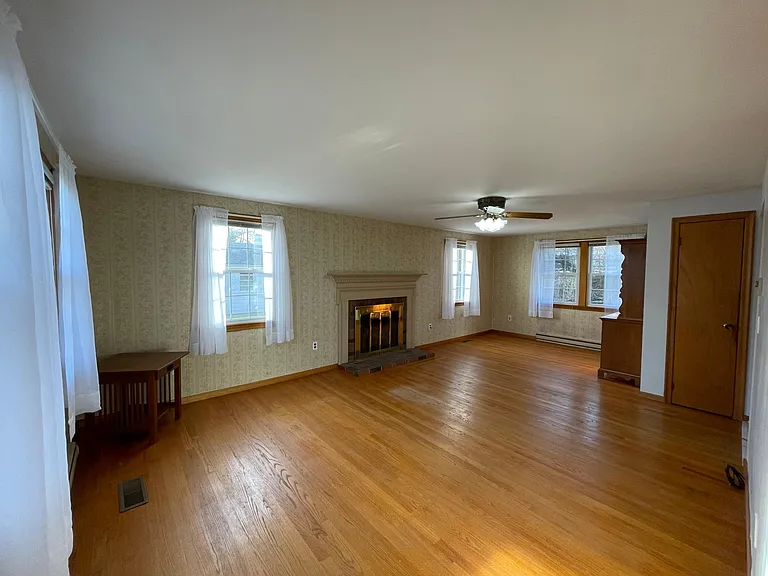 46 Glendale Dr — Photo 10