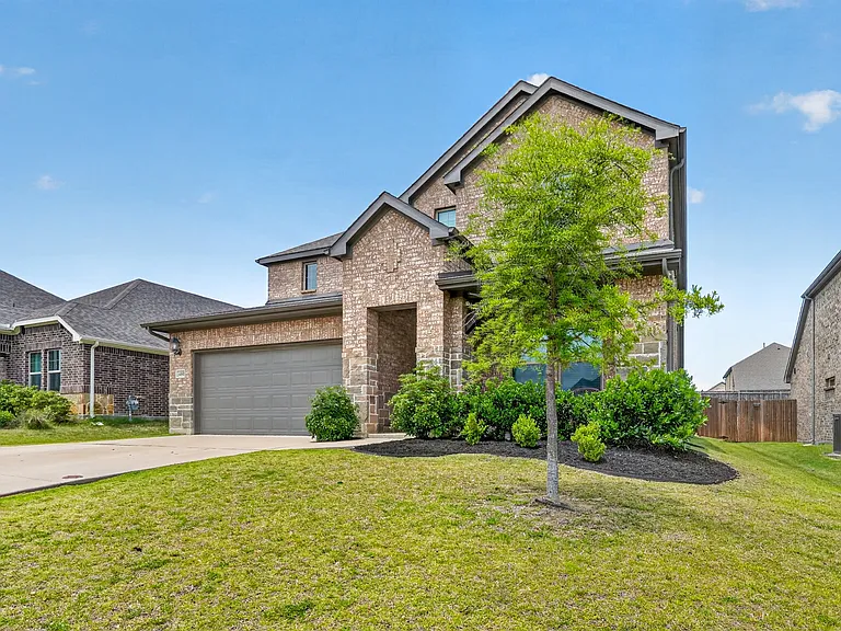 480 Pebble Brook Ln — Photo 2