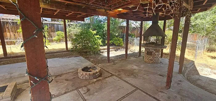 715 James Ct — Photo 10