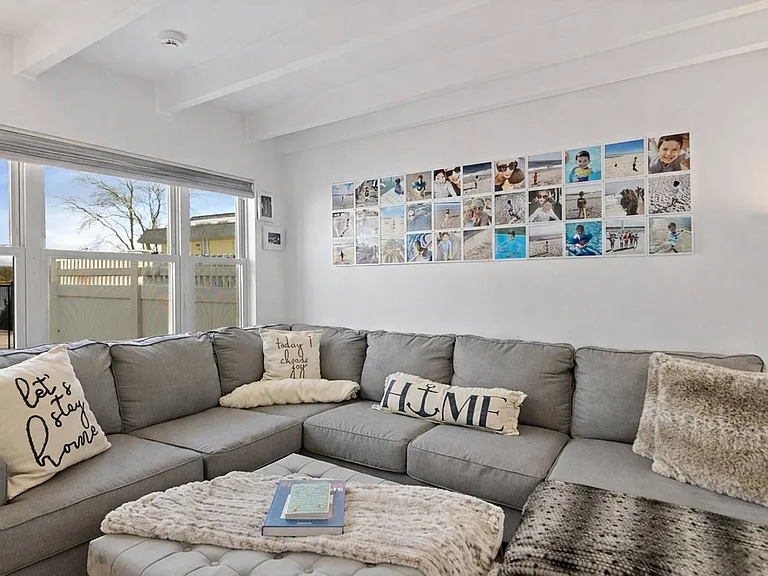 30 Little Neck Rd #3 — Photo 2
