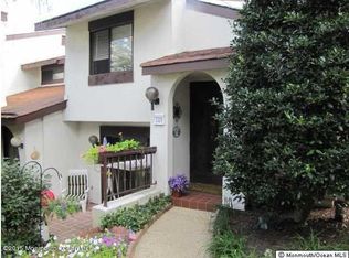 129 Tower Hill Dr, Red Bank, NJ 07701