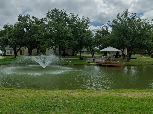 365 Cimmarron Trl, Runaway Bay, TX 76426