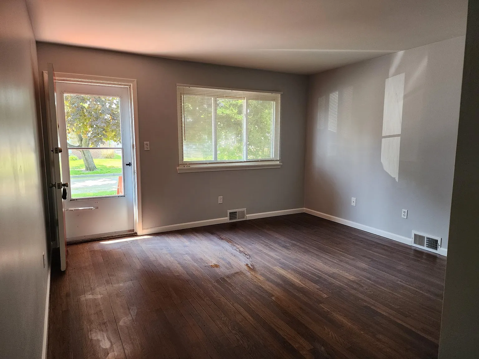2401 Waltz Ave — Photo 2