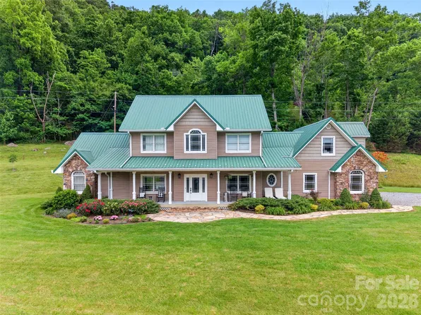 227 Black Bear Cv, Clyde, NC 28721