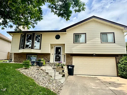 17212 Pine St Photo 1