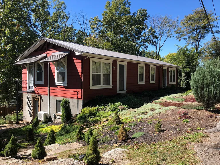 27 Hambrick Rd #B — Photo 12