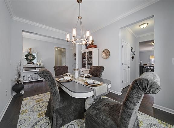 5th image of 1161 Bannockburn Ave