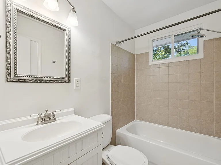 589 Highcrest Dr — Photo 13