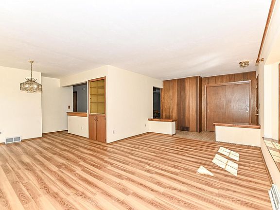 5th image of 460 N Sherman STREET