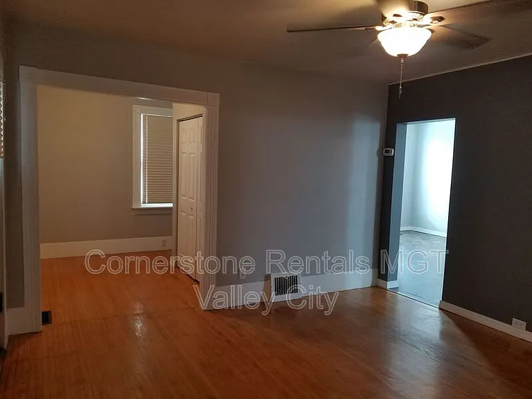 842 4th St SW — Photo 17
