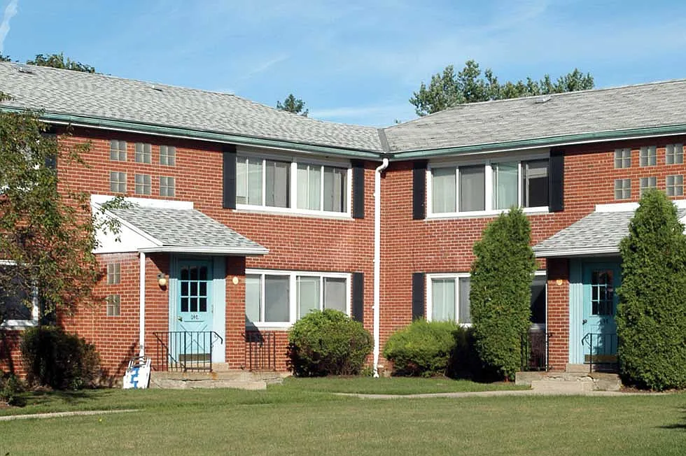 Riverview Manor Apartments — Photo 1