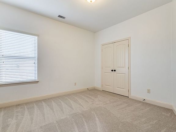 4th image of 1436 Foster St