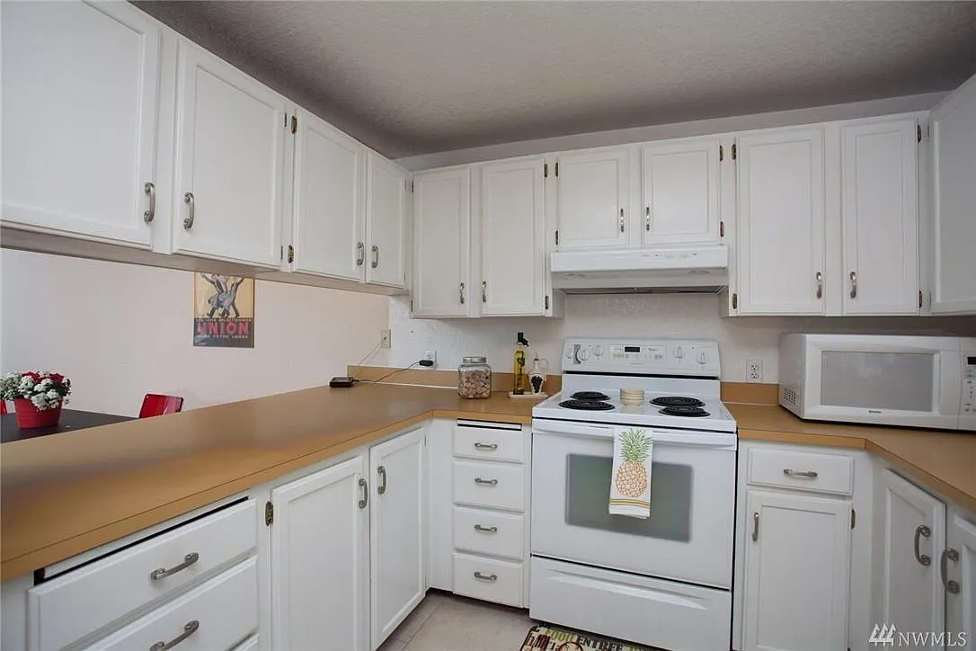 20101 61st Pl W — Photo 1