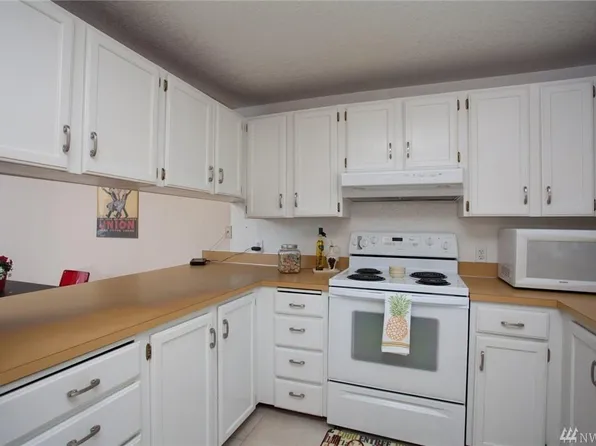 20101 61st Pl W, Lynnwood, WA 98036