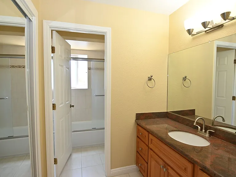 398 Roan St — Photo 24