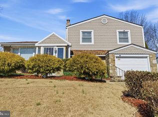 1111 Kent Ln, Philadelphia, PA 19115