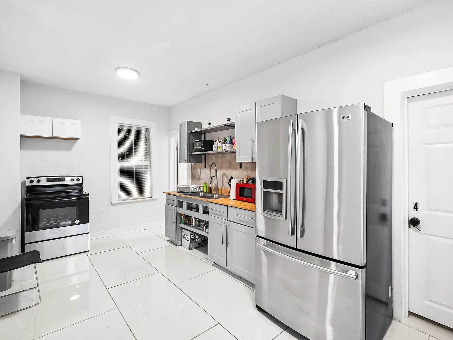 4 bed, 1.0 bath, 1008 sqft, $676 — Photo 4