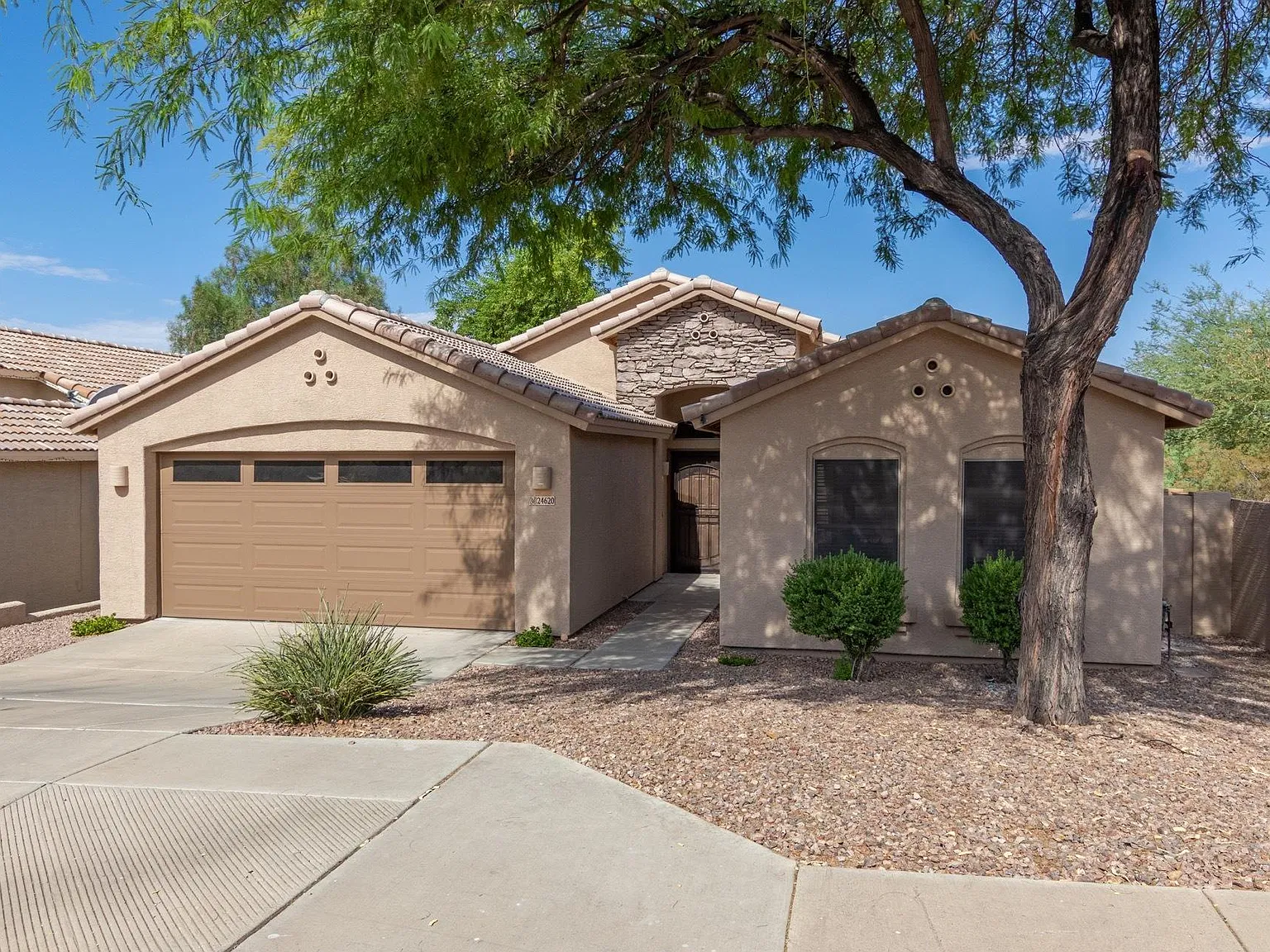 3 bed, 1574 sqft, $2,150 — Photo 3