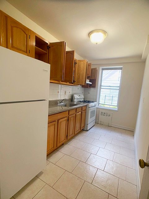 1st image of 9402 4th Ave #1B