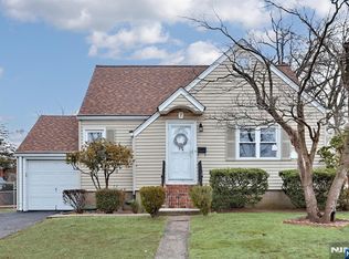 7 Overlook Dr, Dumont, NJ 07628