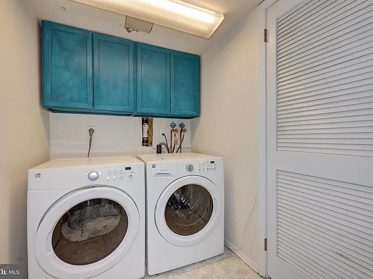 76 Argyle Ave — Photo 32