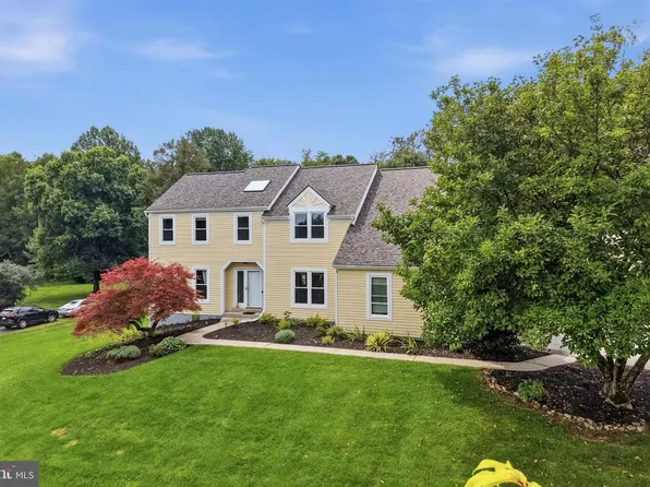 422 S Saddlebrook Cir, Chester Springs, PA 19425