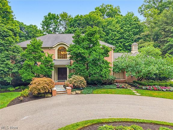2nd image of 15265 Suffolk Ln