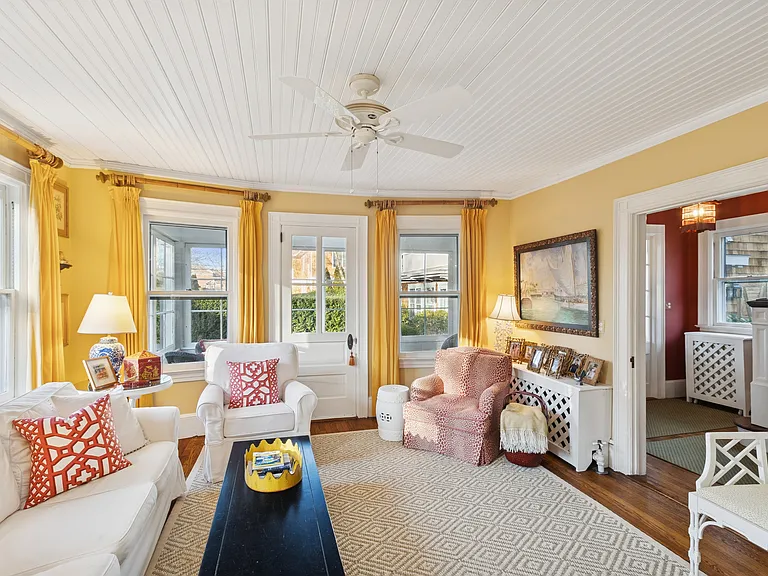 106 Meeting House Ln — Photo 14