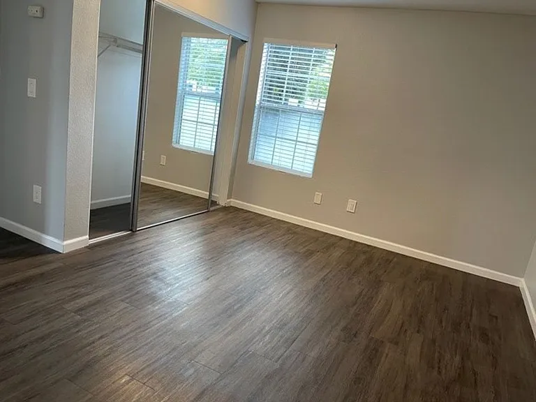 Villa Rivera Apartments — Photo 8