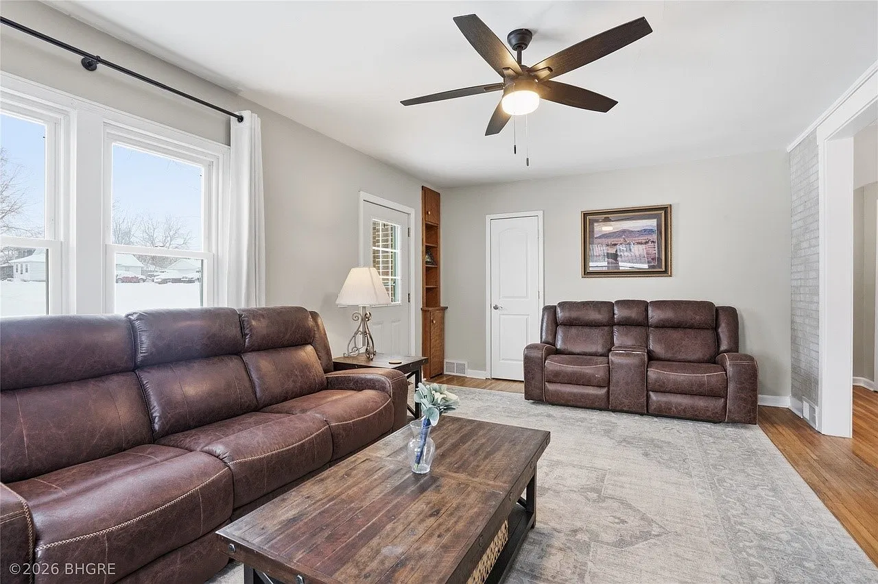 1 bed, 1.0 bath, 1954 sqft, $1,500 — Photo 1