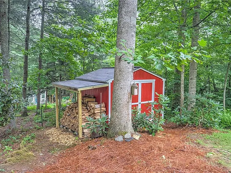 12 Evergreen Hill Dr — Photo 4