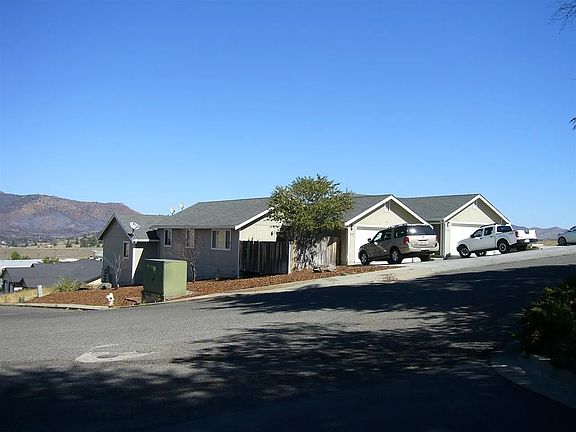2nd image of 874 Sierra Vista Way #7