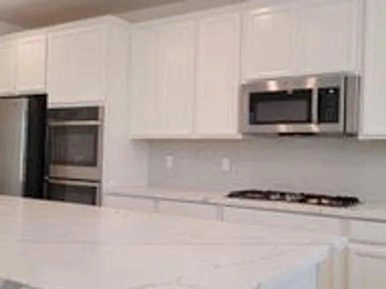 12348 Harbor Isle Ave — Photo 4