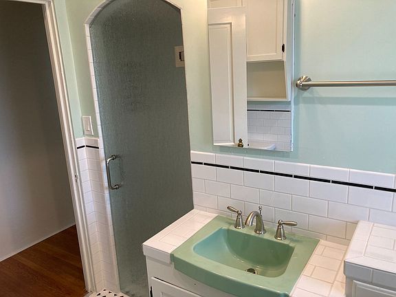 5th image of 3386 Upas St