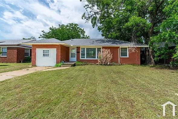 3 bed, 1261 sqft, $1,375 — Photo 1