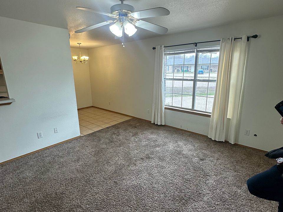 1st image of 133 W Briarmeadow St #1