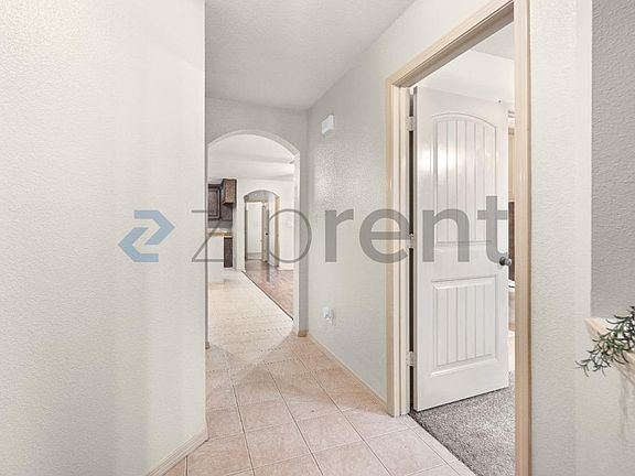 4th image of 1204 Mulkey Ln