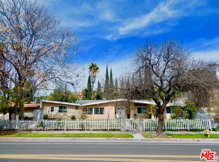 22201 Burbank Blvd, Woodland Hills, CA 91367