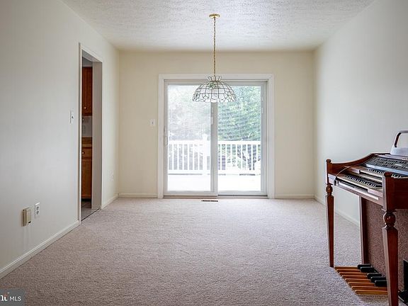 4th image of 741 Danville Cir