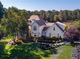 217 Devonshire Ln, Madison, CT 06443