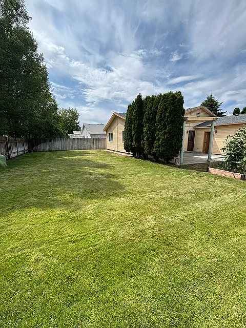 3 bed, 1124 sqft, $1,700 — Photo 4