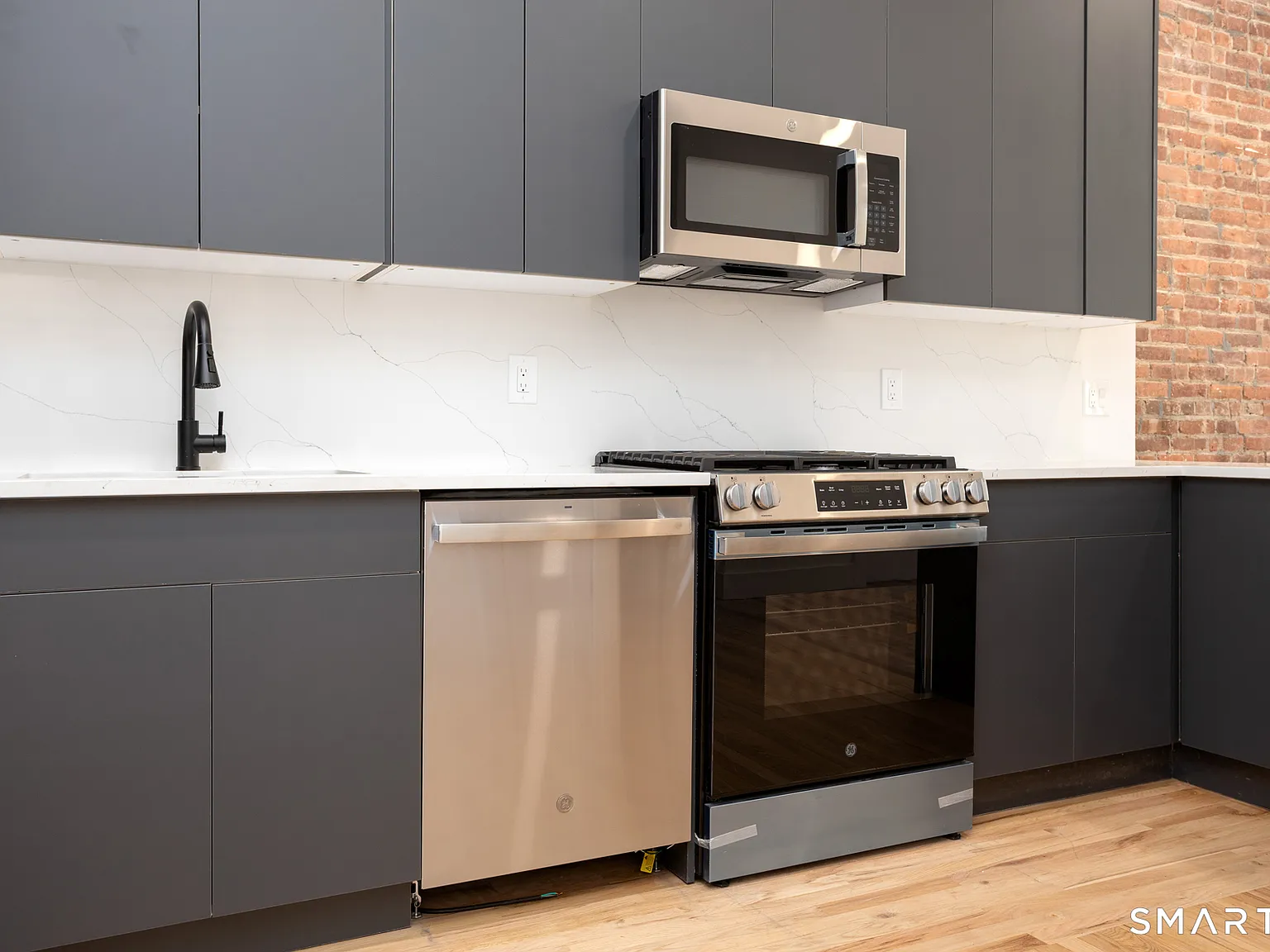 2 bed, 1.0 bath, 1000 sqft, $2,861 — Photo 4
