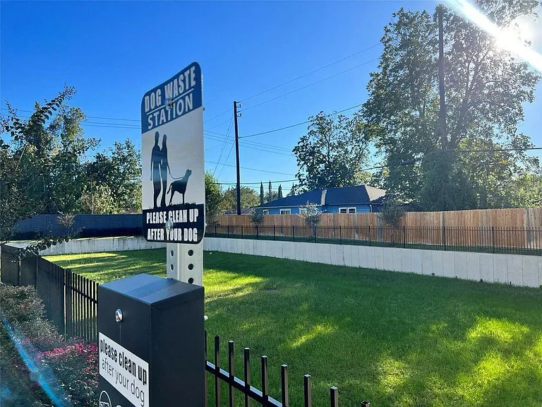 6712 Parker Oaks Ln — Photo 24